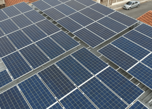 Benefícios da Energia Solar para quem tem carros elétricos.